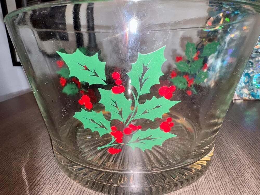 Vintage Indiana Glass Holly Berry Ice Bucket / Serving Bowl – Clear Glass with R